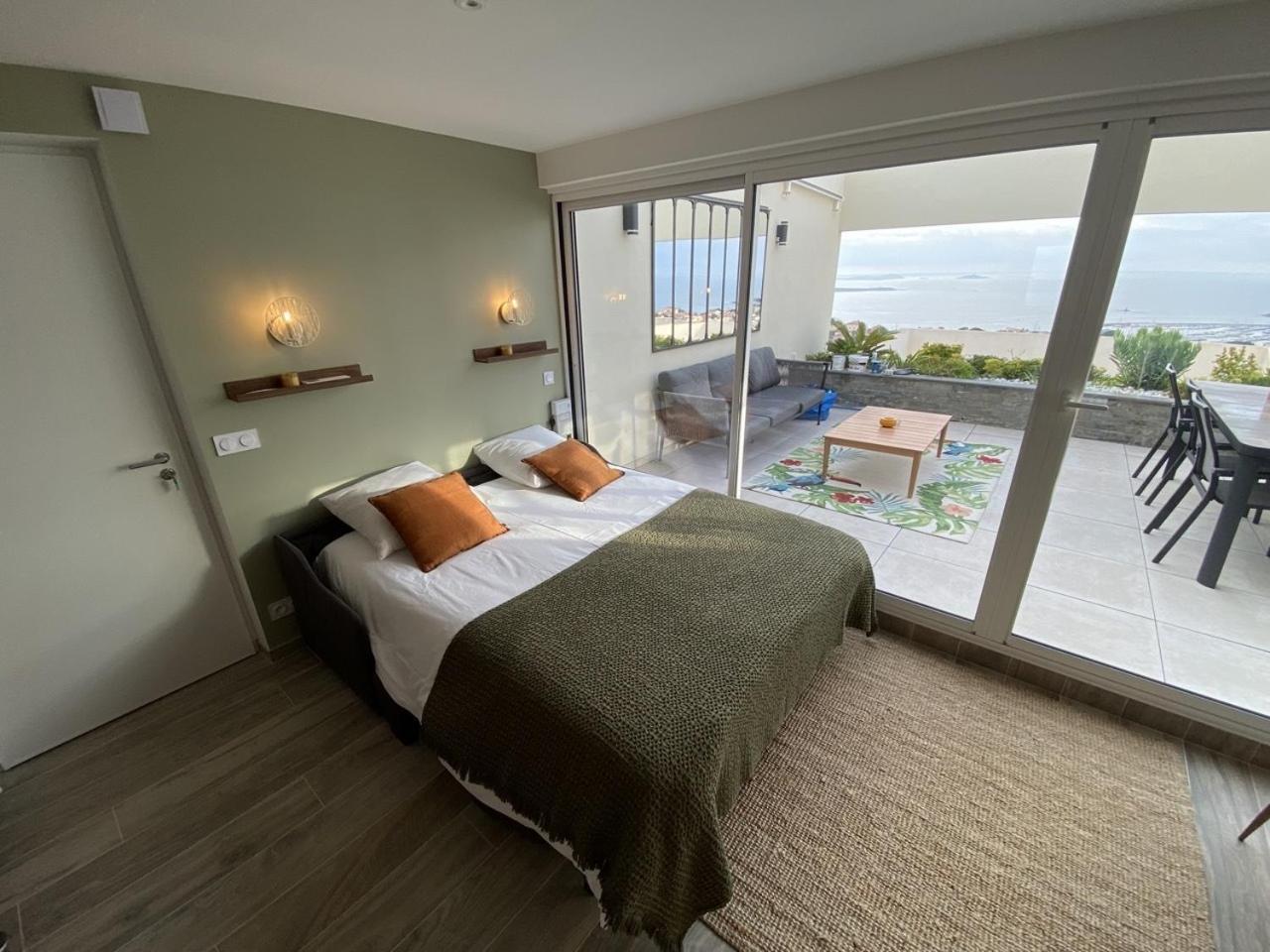 Superbe T2 44M2 - Grande Terrasse Vue Mer Panoramique Exceptionnelle Piscine - Parking Bandol Exteriör bild